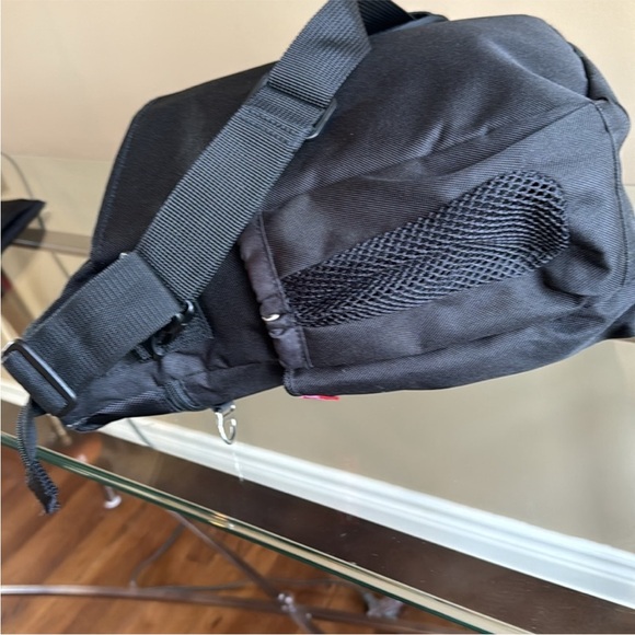 ❣️SKIP HOP BLACK DIAPER BAG ~ CONVERTIBLE SHOULDER STRAP - Picture 3 of 16